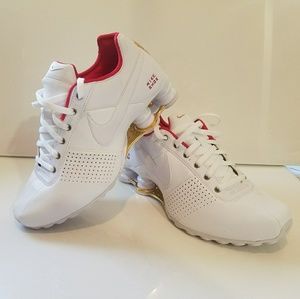 Women's Nike Shox's Shoes size 6